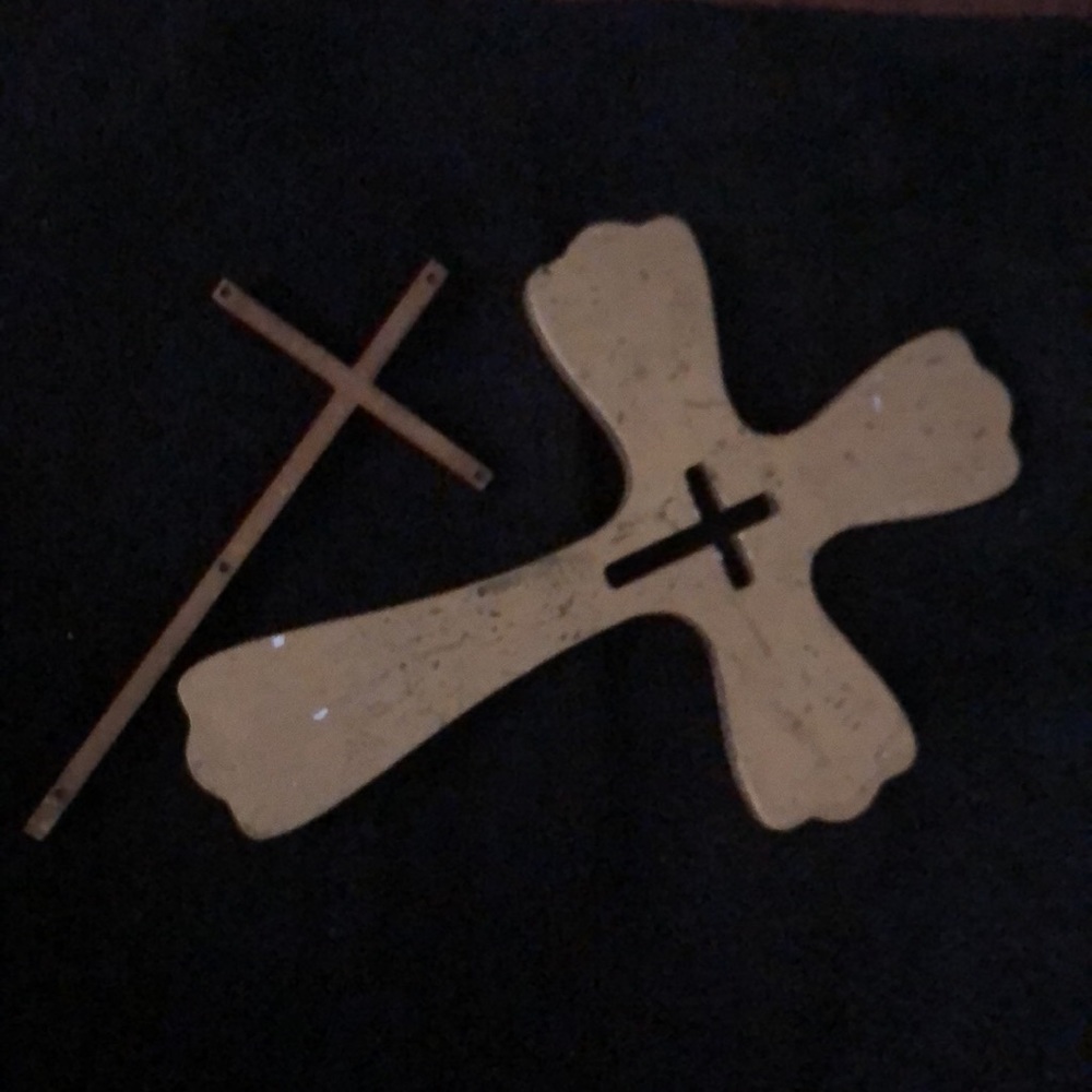 Two wall decor crosses - Picture 2 of 3